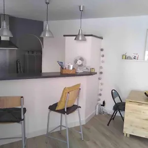 Agreable Maison De Village 57m2 Au Coeur Du Thor Hébergement de vacances