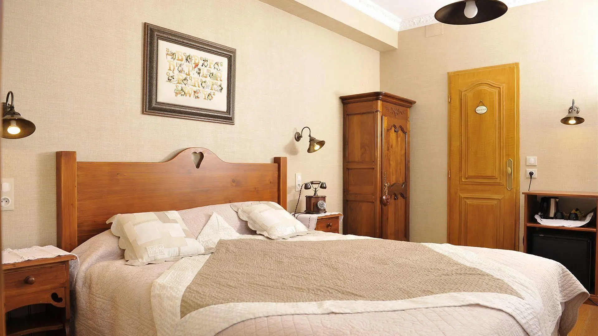 Hotel Du Lion D'Or Cauterets 3*,